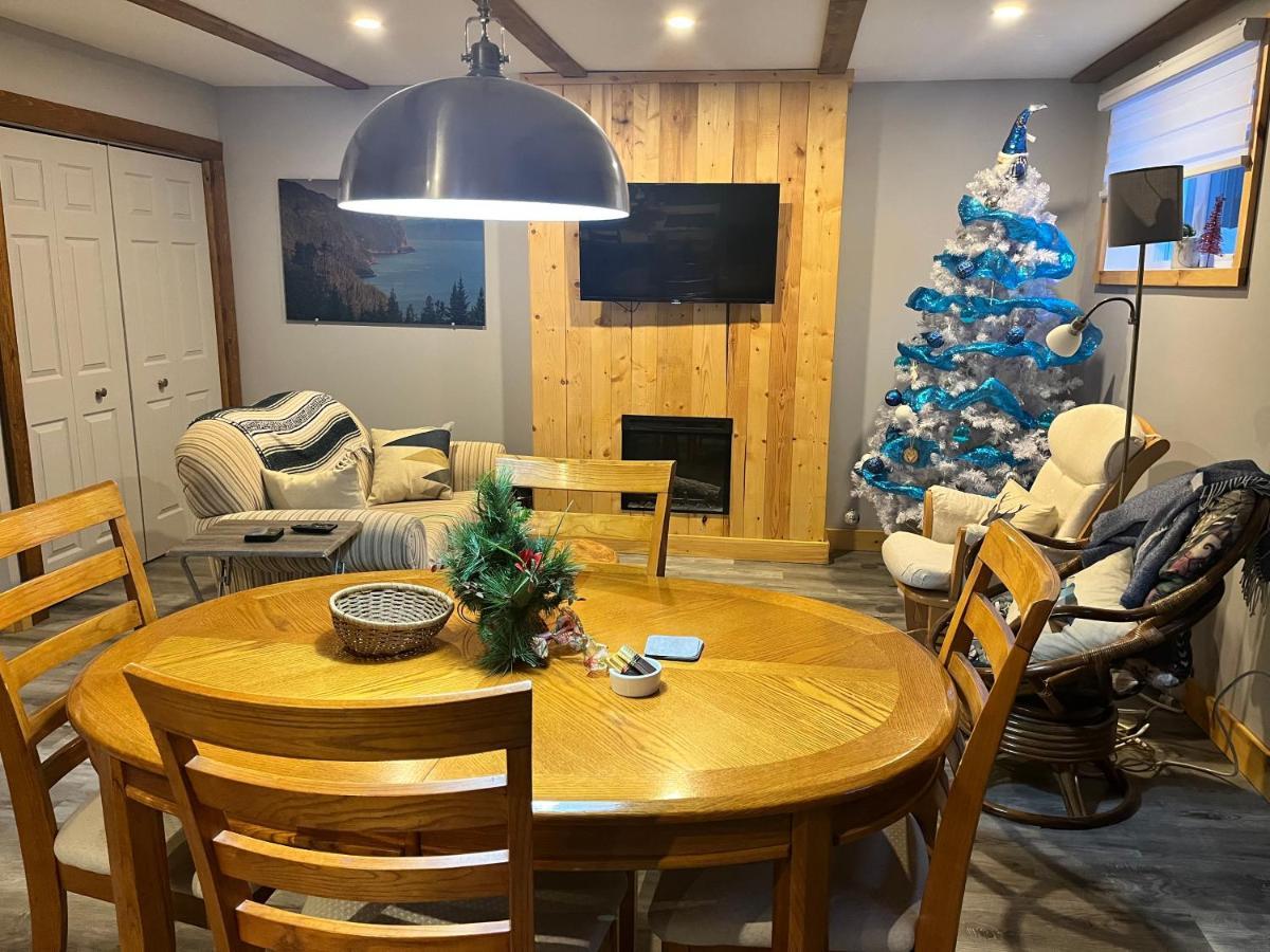 Appartement Mont Edouard, Hebergement Paisible A La Montagne L'Anse-Saint-Jean Bagian luar foto